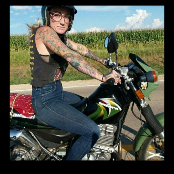 Meet your Posher, Brittany - Picture 3 of 4